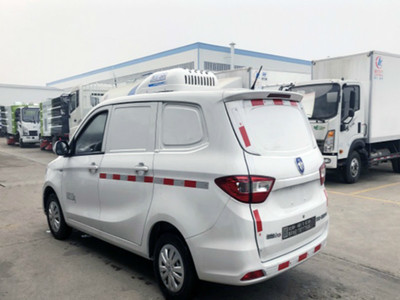 面包冷藏車與畜禽運(yùn)輸車的優(yōu)勢解析