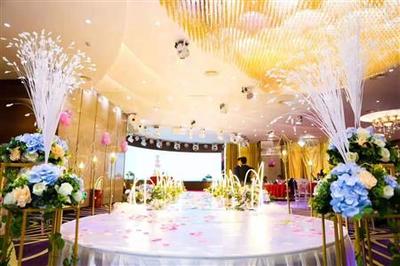 中山辦婚禮 選擇專業(yè)婚慶公司與網(wǎng)絡(luò)婚慶禮儀服務(wù)的優(yōu)勢