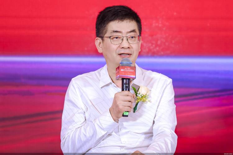 居然之家注標簽 洞 “大穿據”融合與新期大正后近王1——山見銷家居進入……
